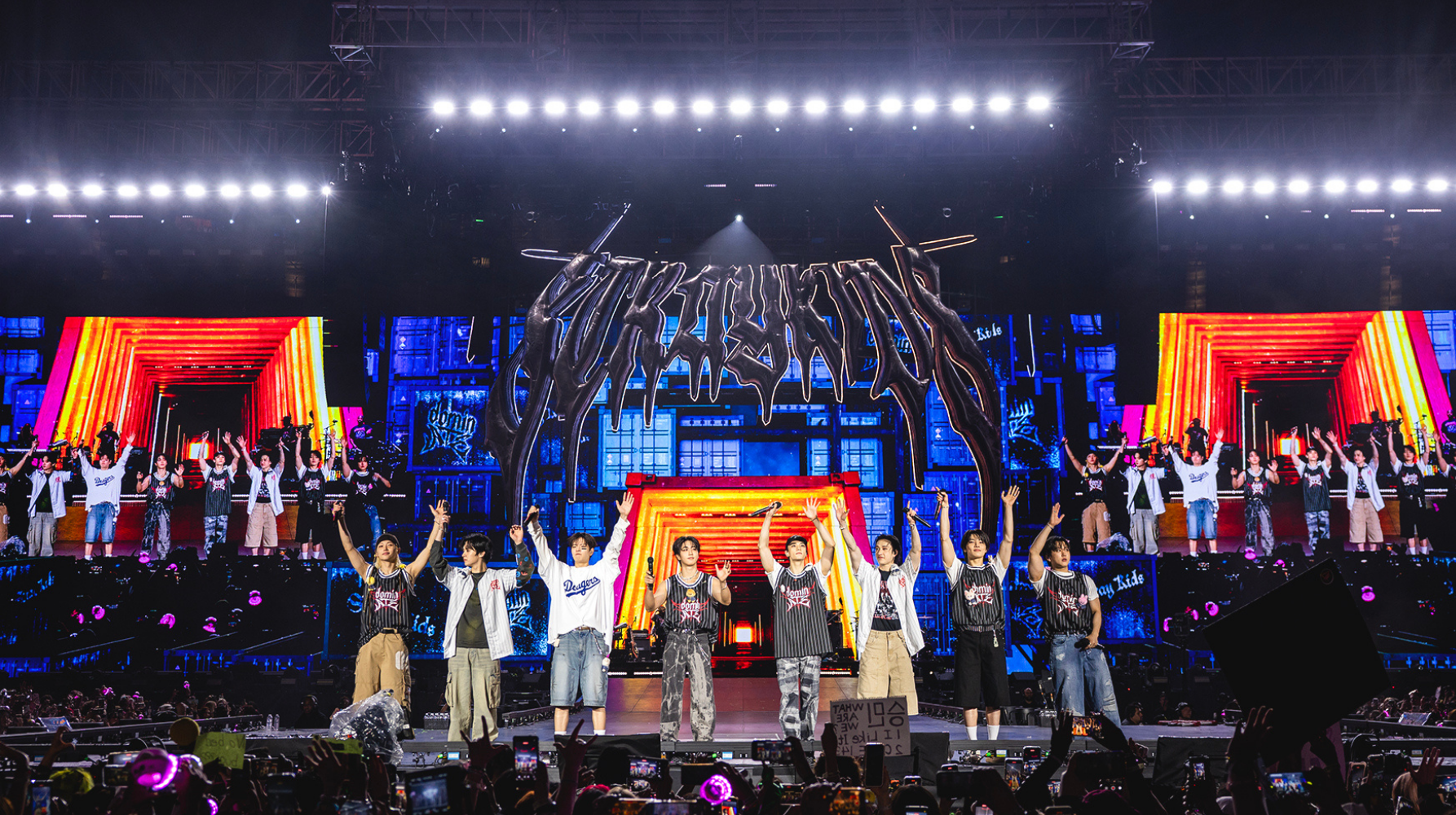 STRAY KIDS The dominATE experience